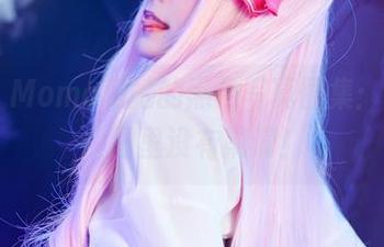 Sayo Momo和她的黑色写真图集：别担心，图里没有黑洞！